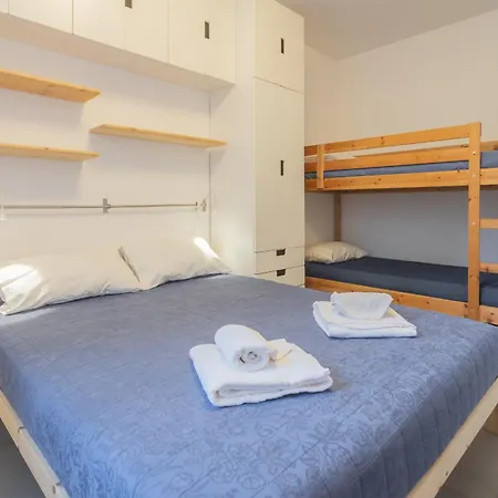 Clara Parking,wifi,jacuzzi On 度假居 *